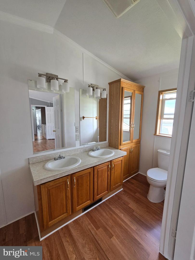 1015 Barberry Ave Property Photo 10