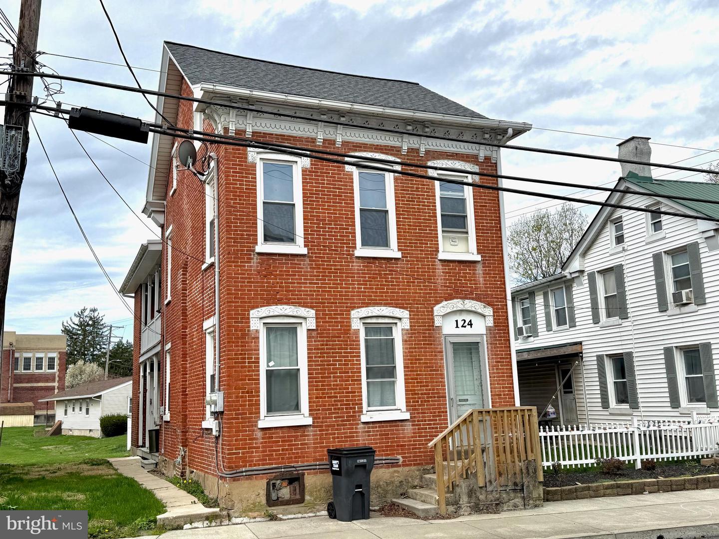 124 N Franklin St Property Photo 1