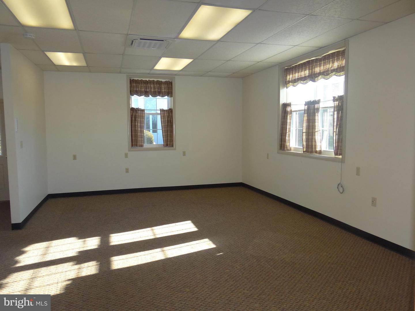 104 S Washington St Property Photo 11