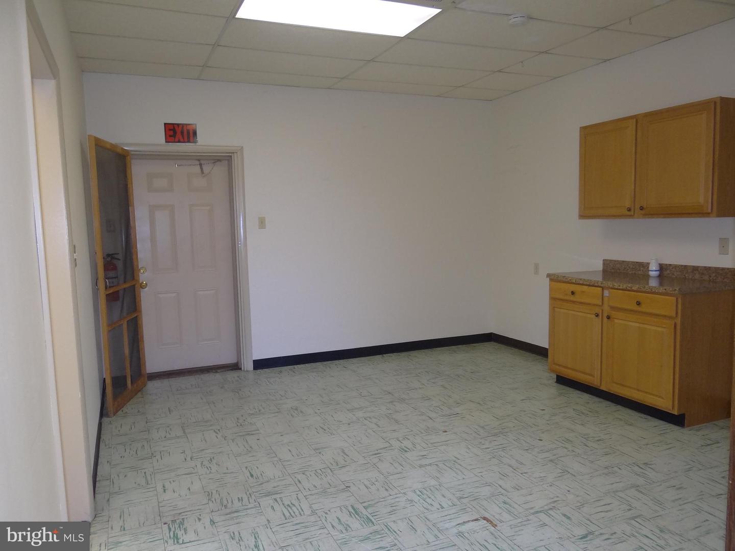 104 S Washington St Property Photo 16