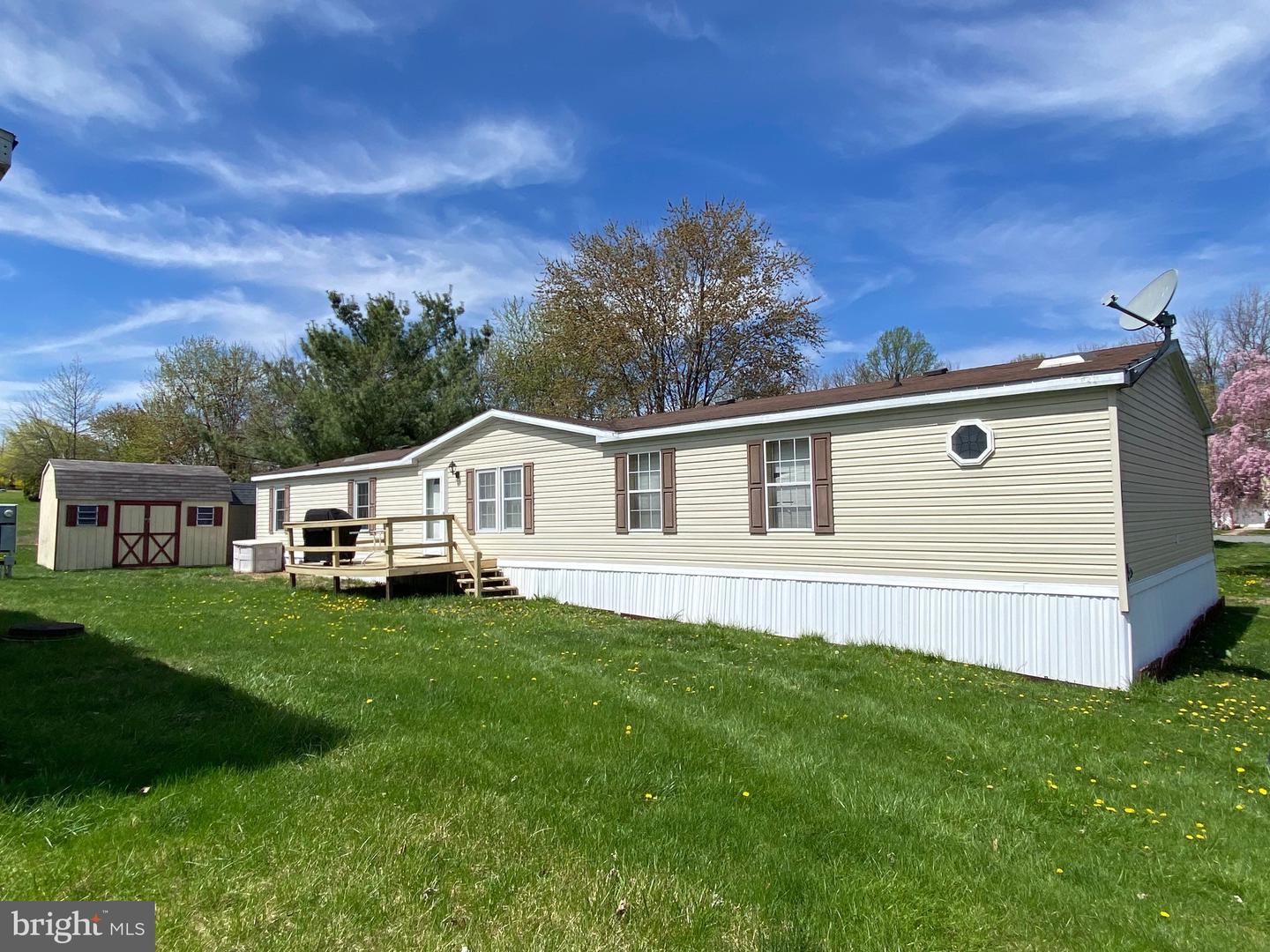 713 1st Street Ext Property Photo 1
