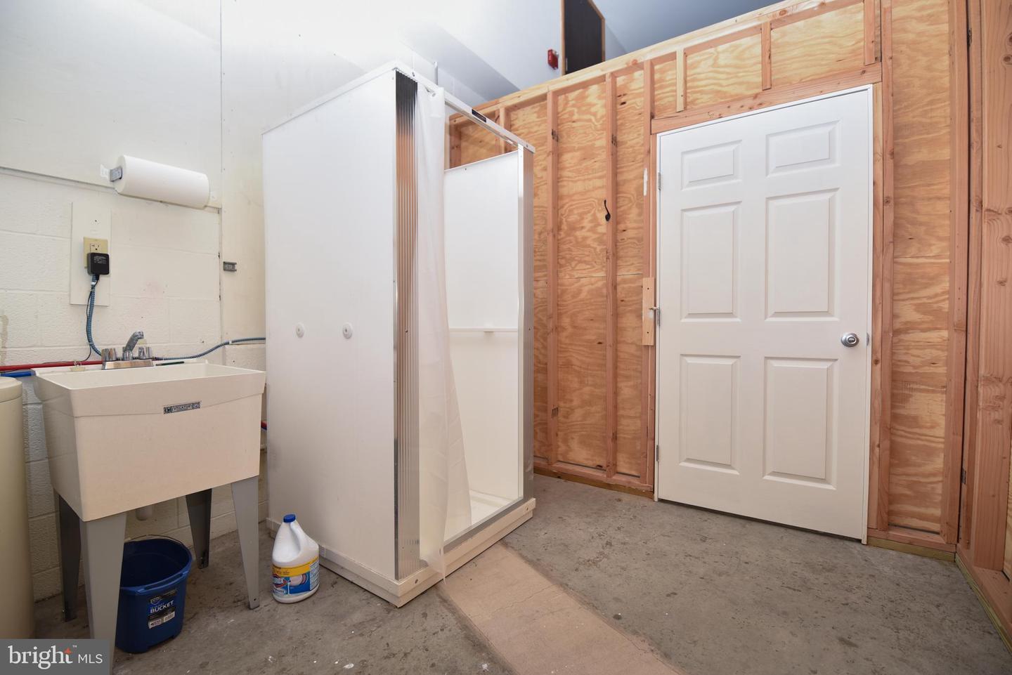 220 S Maple St Property Photo 19