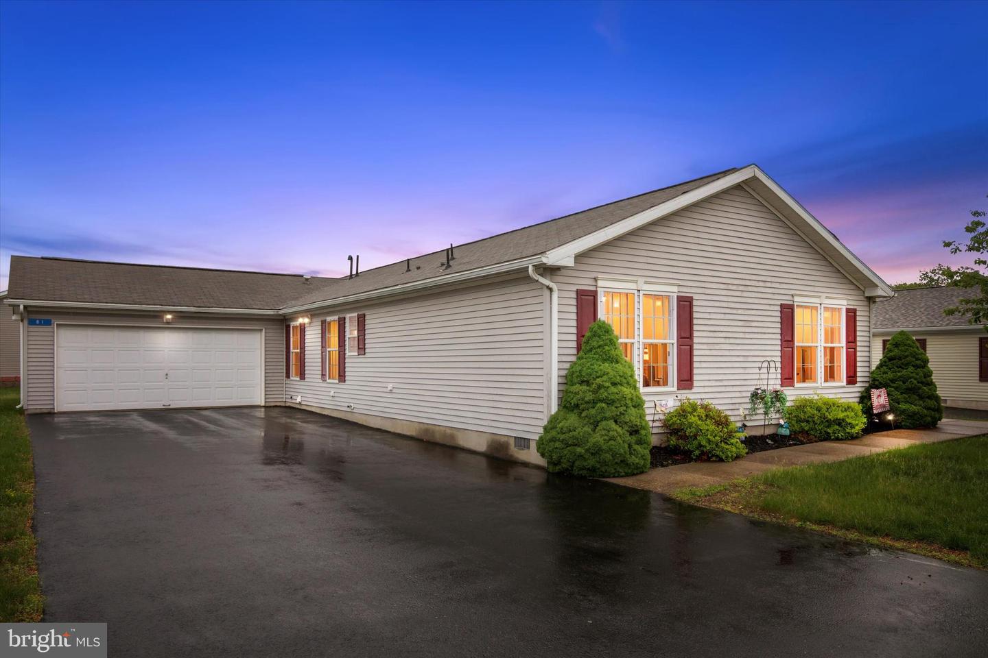 81 Random Rd Property Photo 1