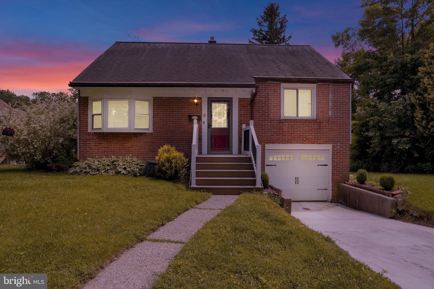 6 Darlin Dr Property Photo 3