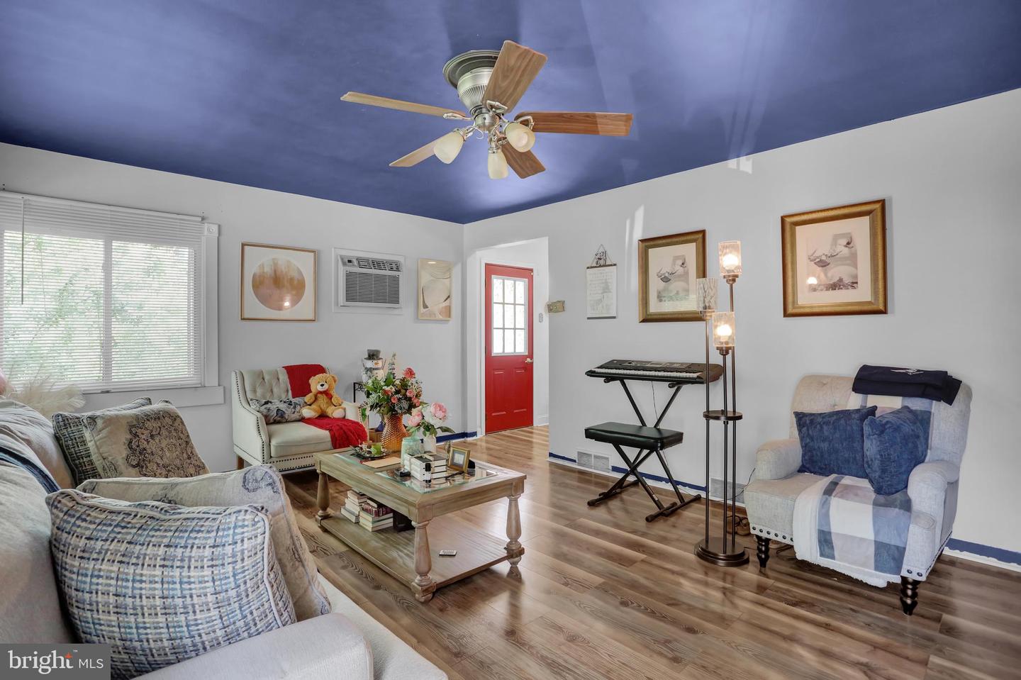 6 Darlin Dr Property Photo 5