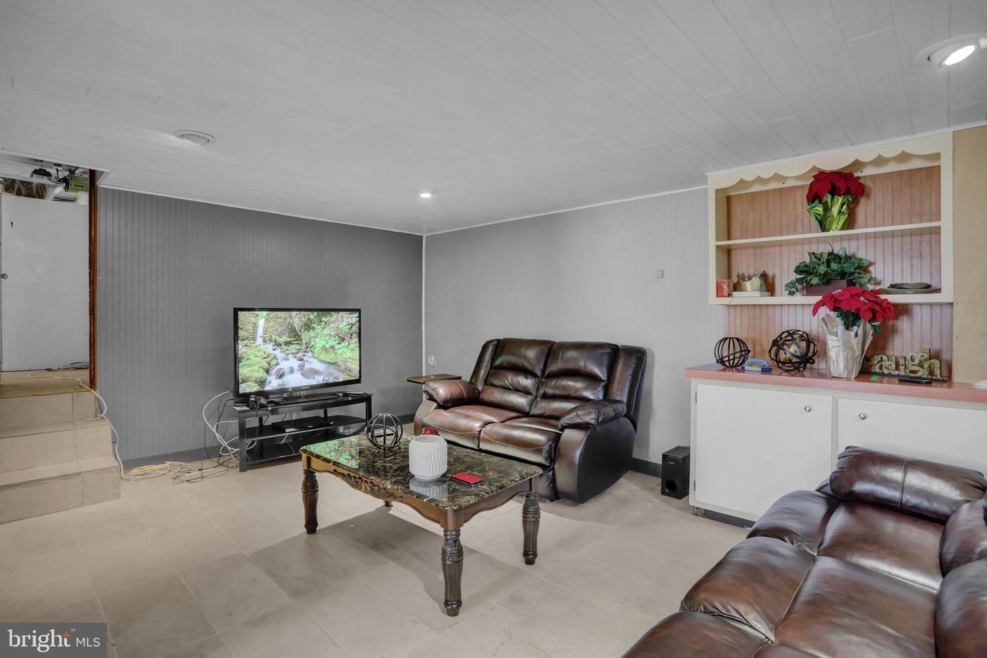 6 Darlin Dr Property Photo 25