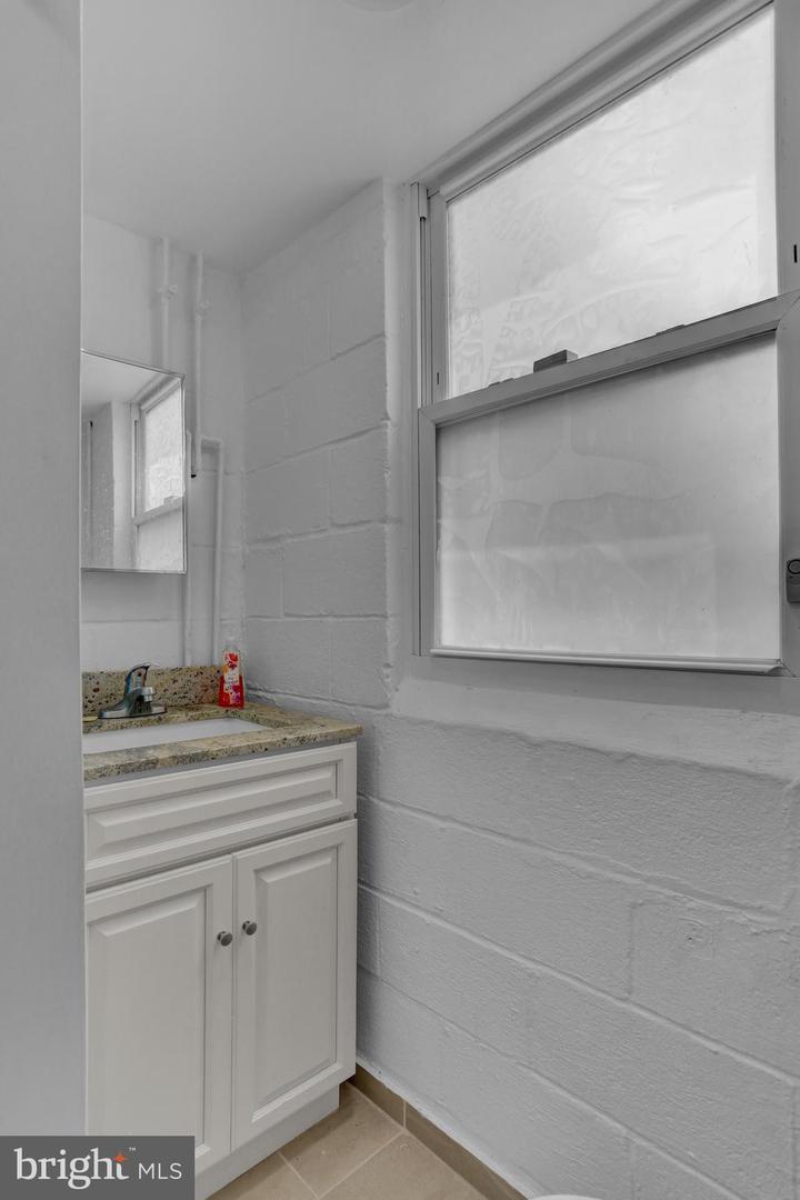 6 Darlin Dr Property Photo 28