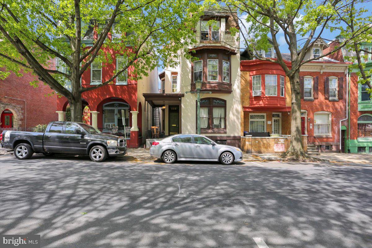 114 N 11th St Property Photo 1