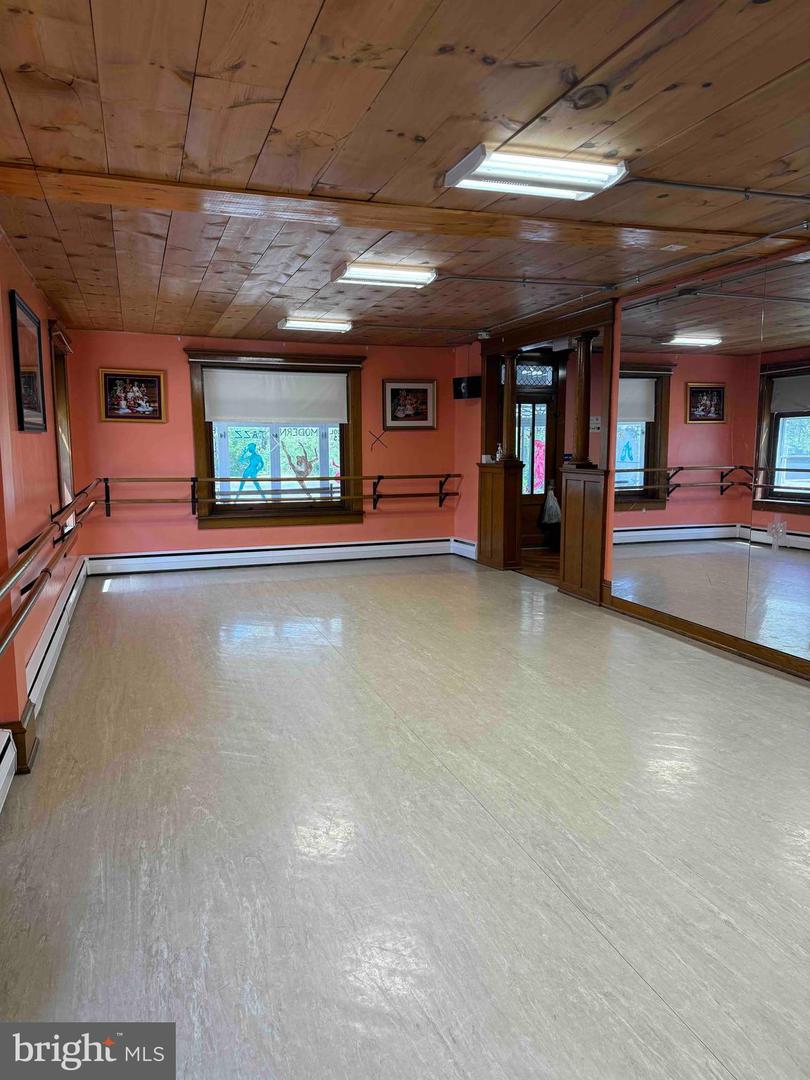 15250 Kutztown Rd Property Photo 11