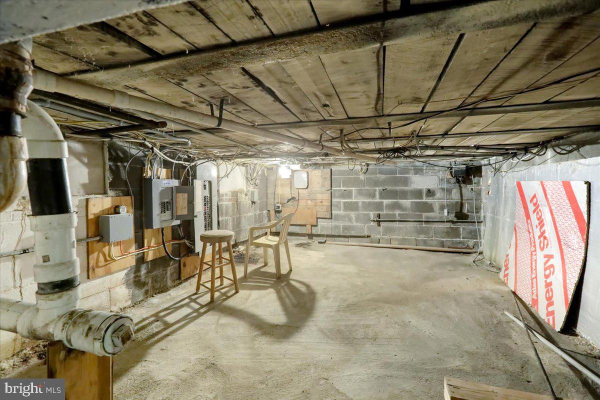 924 W Philadelphia Ave Property Photo 43