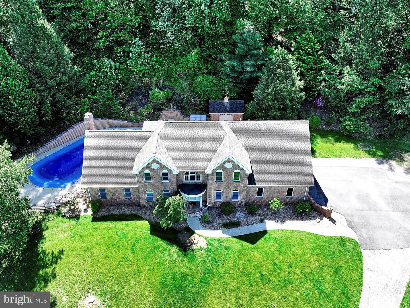 818 Green Hills Rd Property Photo