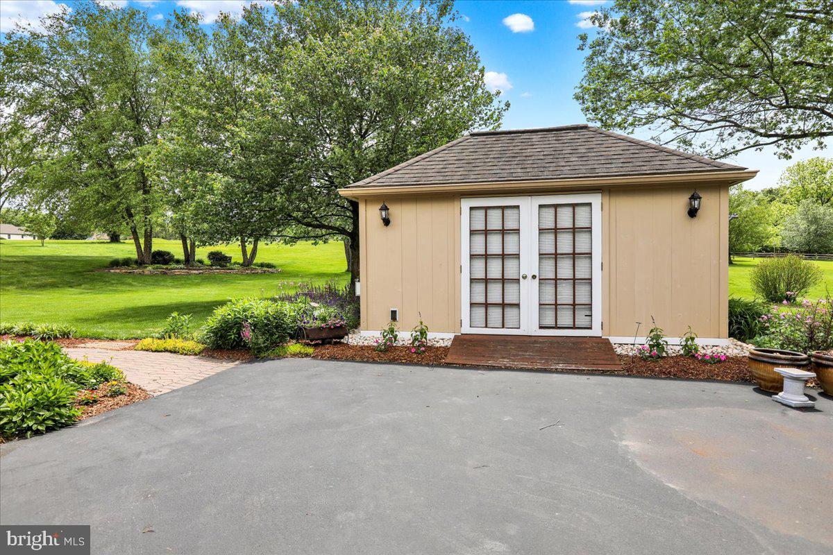 356 Chalet Dr Property Photo 42
