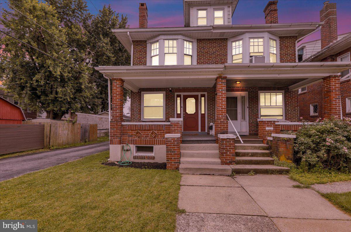 2212 Highland St Property Photo 2