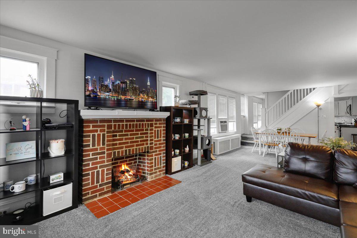 2212 Highland St Property Photo 5