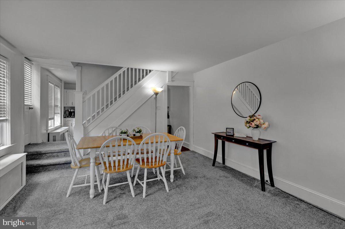 2212 Highland St Property Photo 8