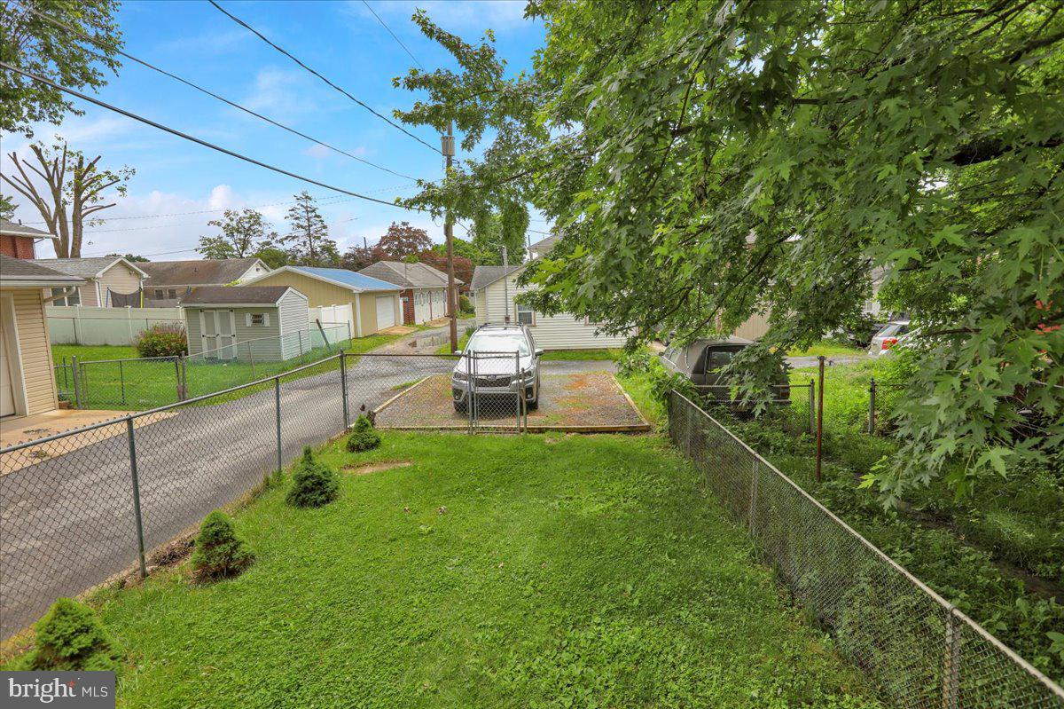 2212 Highland St Property Photo 33