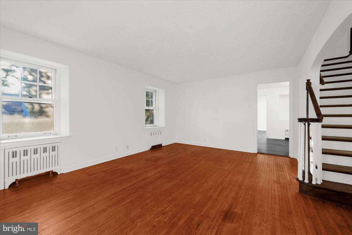 109 W Philadelphia Ave Property Photo 4