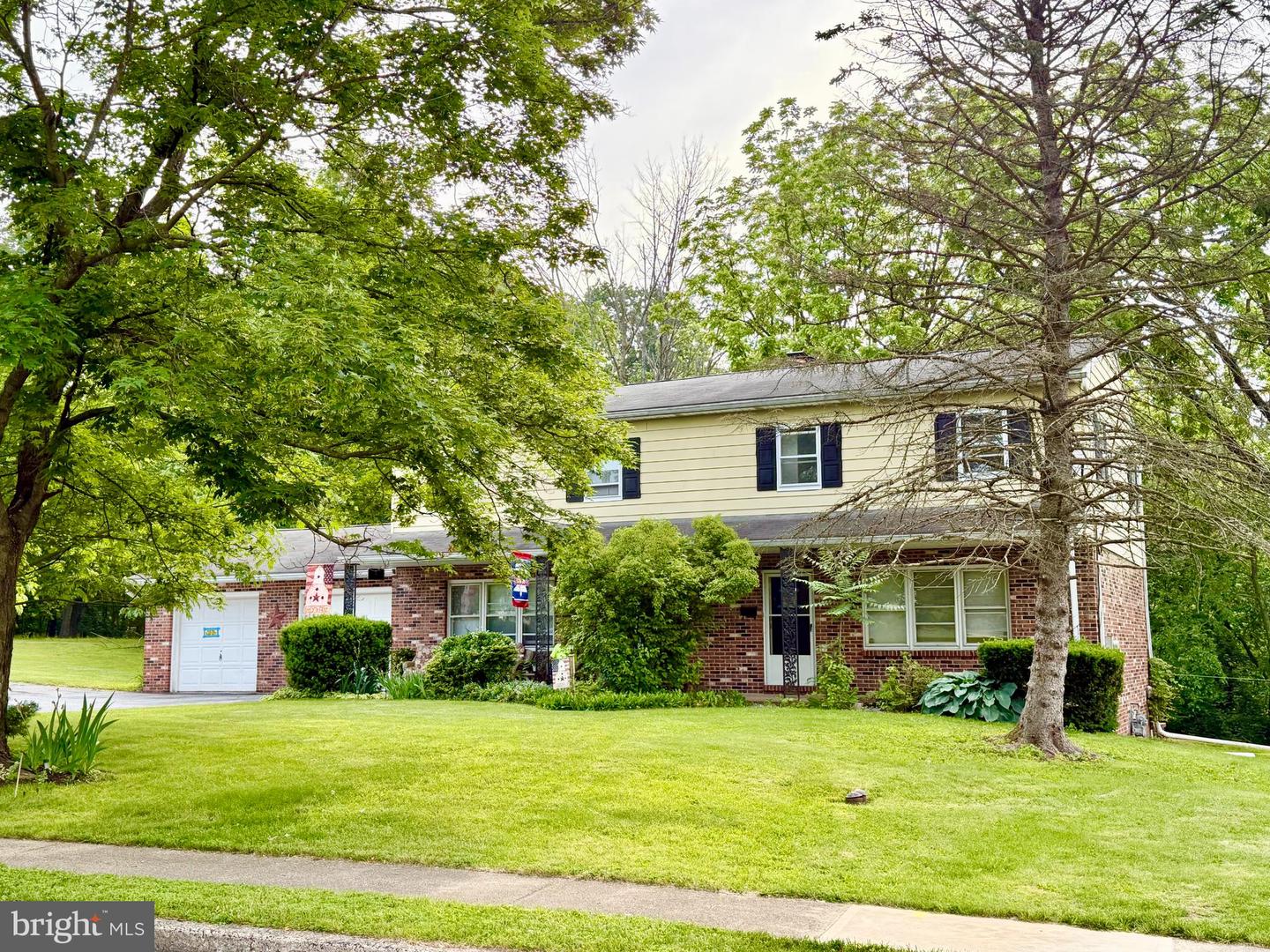 327 S GRIFFITH DR