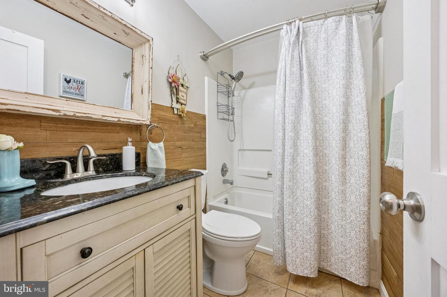 984 Rill Rd Property Photo 16
