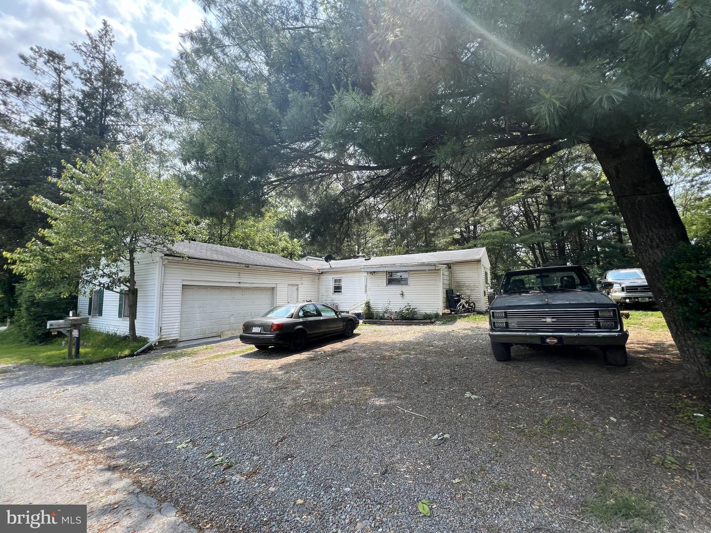 4 DEGLER LN Property Photo 1