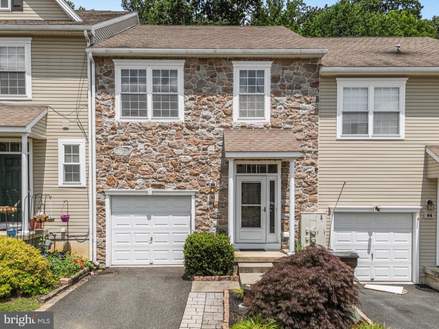 42 SUGAR MAPLE RD