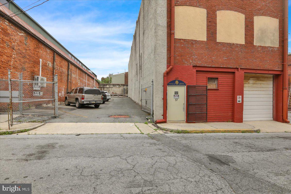 36 S 4th St Property Photo 6
