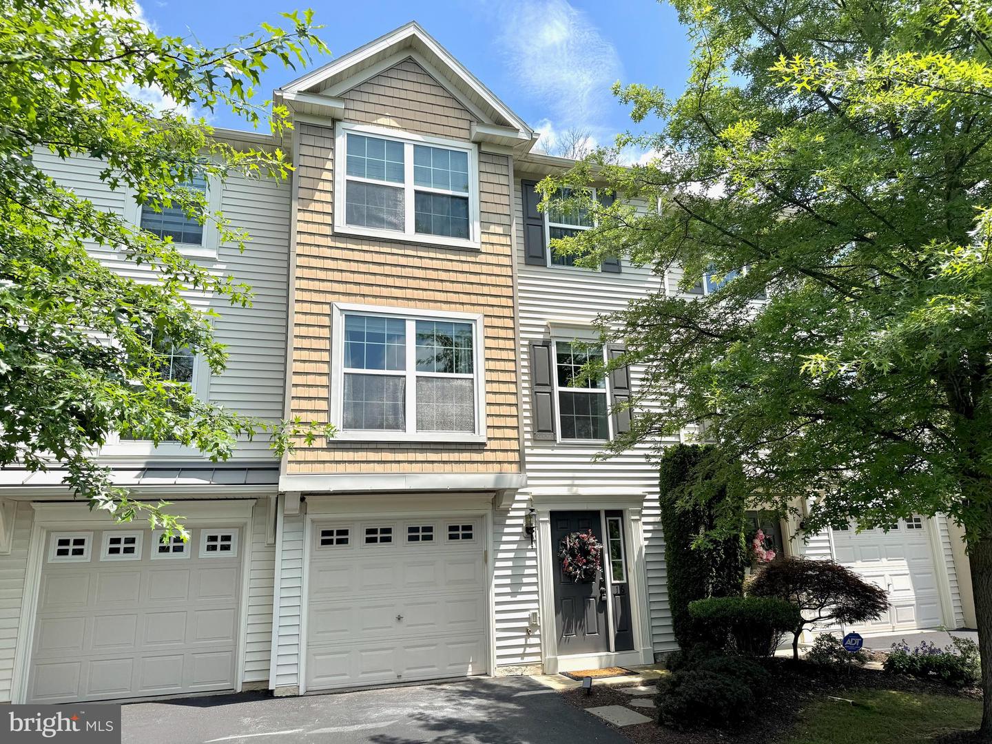 16 Chaser Ct Property Photo 1