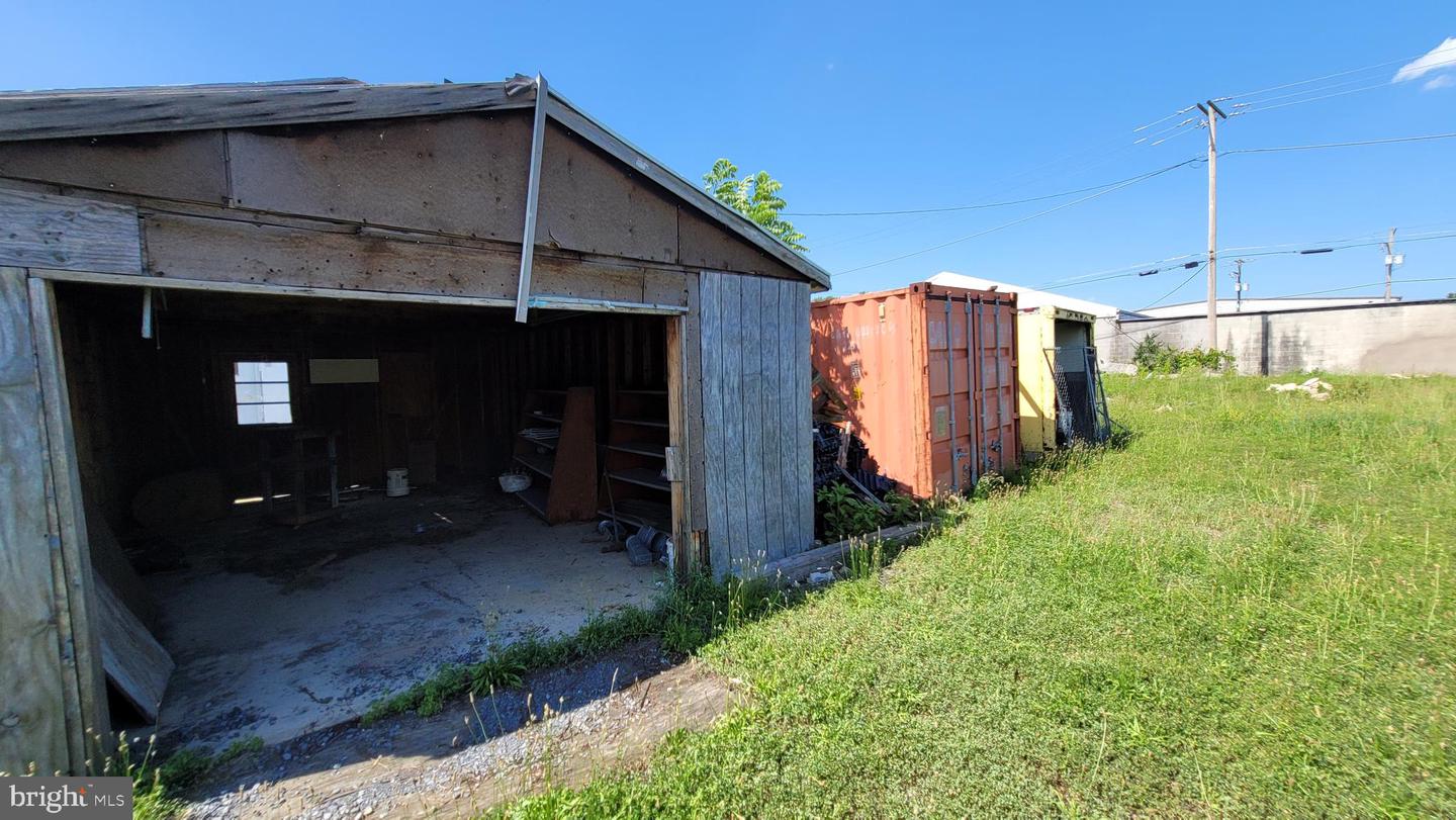 1257 Chester St Property Photo 3