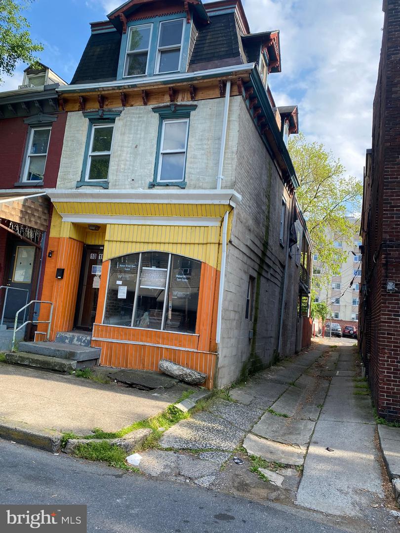 1010 WALNUT ST Property Photo 1