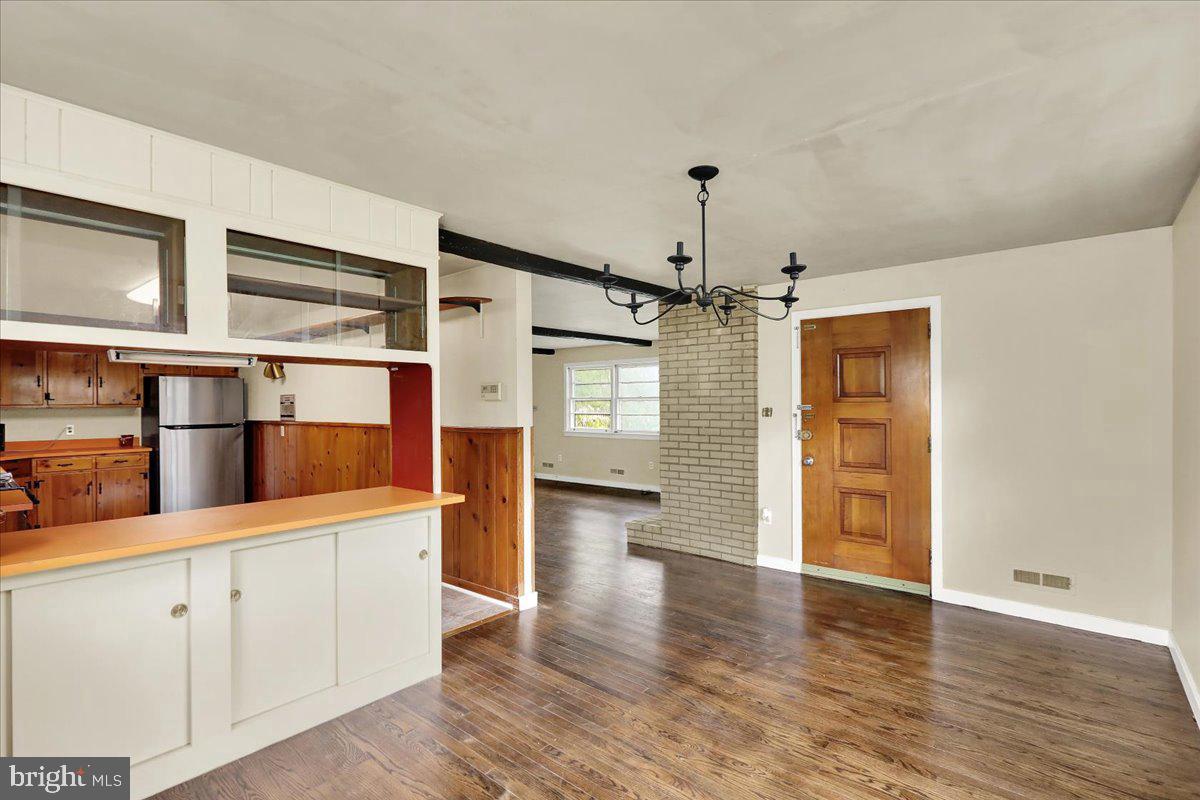 3321 Willow Grove Ave Property Photo 9