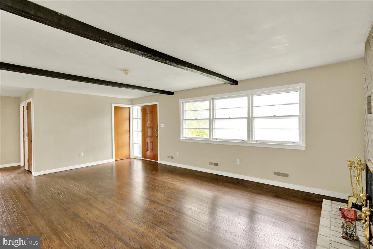 3321 Willow Grove Ave Property Photo 12