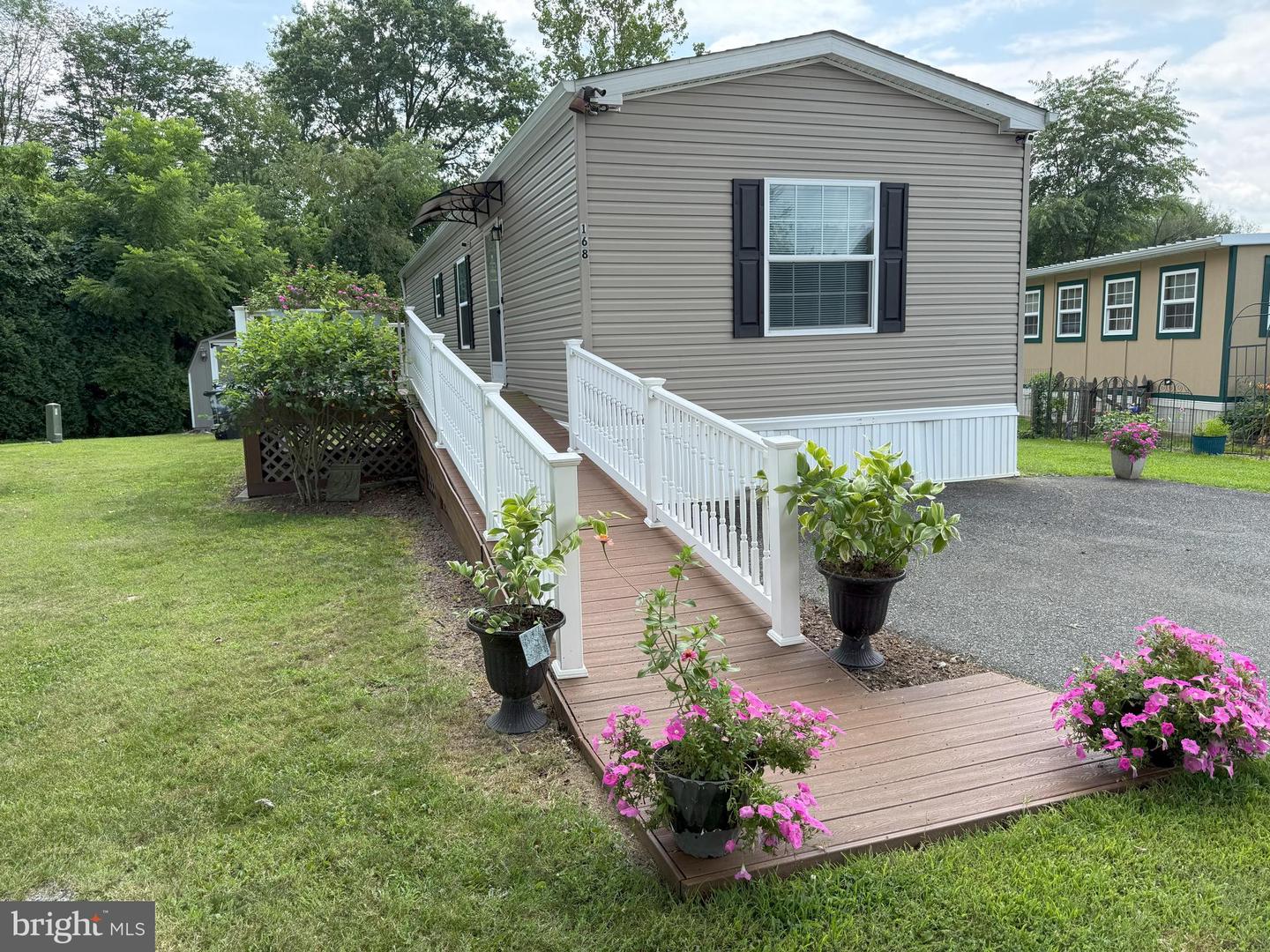 168 LIBERTY CIR