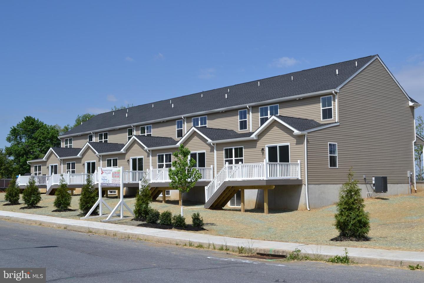 209 Lucille Way #lot 23 Property Photo 2