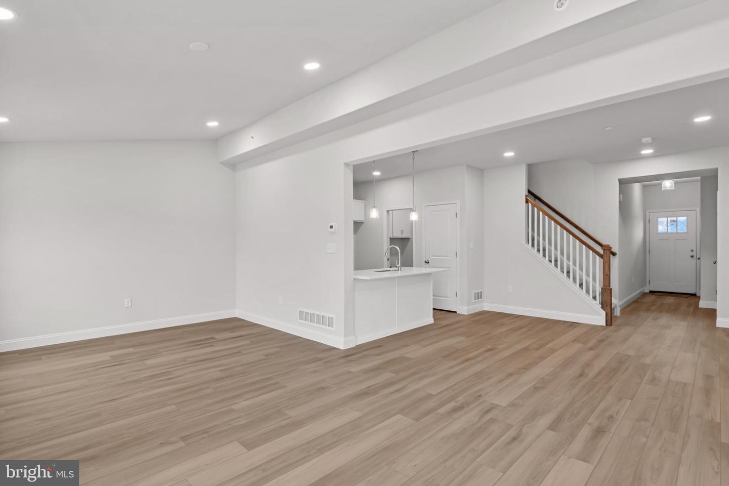 209 Lucille Way #lot 23 Property Photo 3