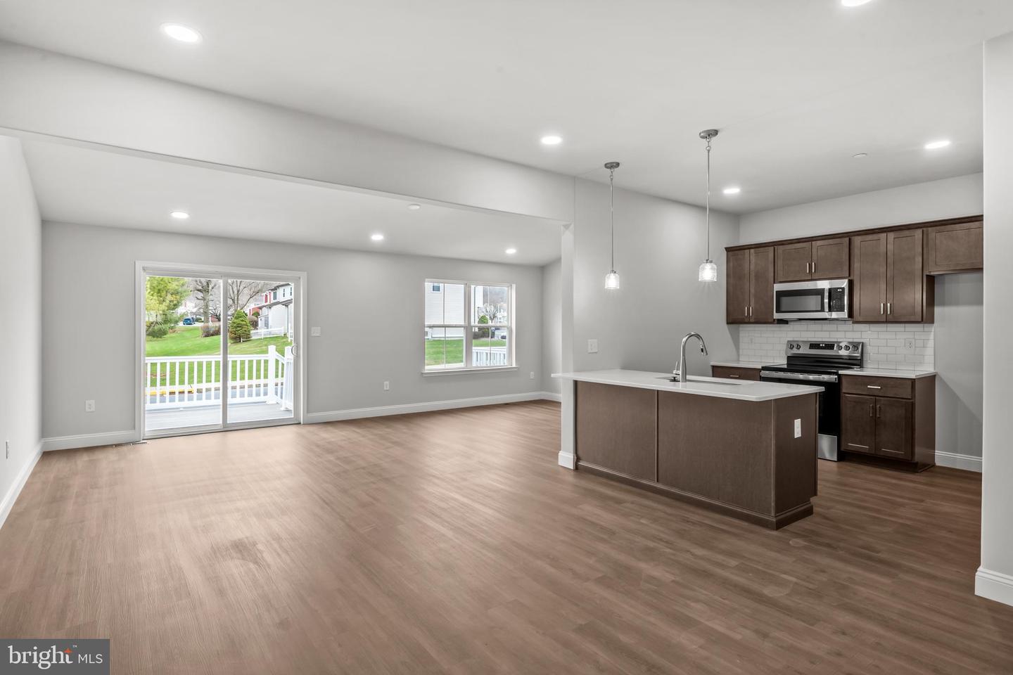207 Lucille Way #lot 22 Property Photo 5