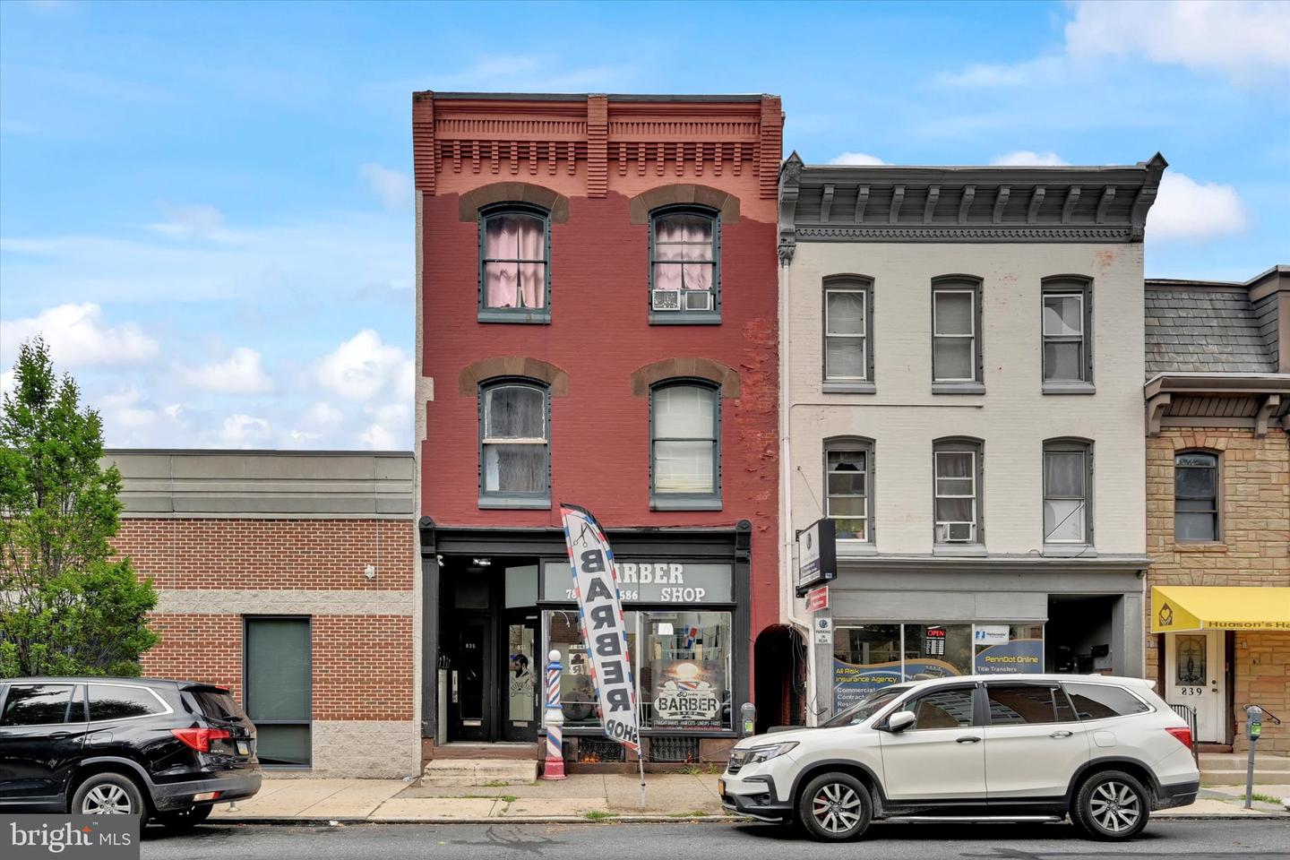 835 Washington St Property Photo 1