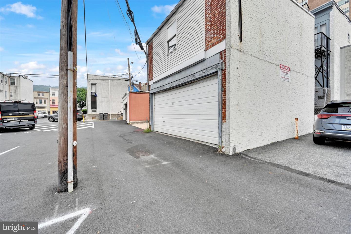 835 Washington St Property Photo 11