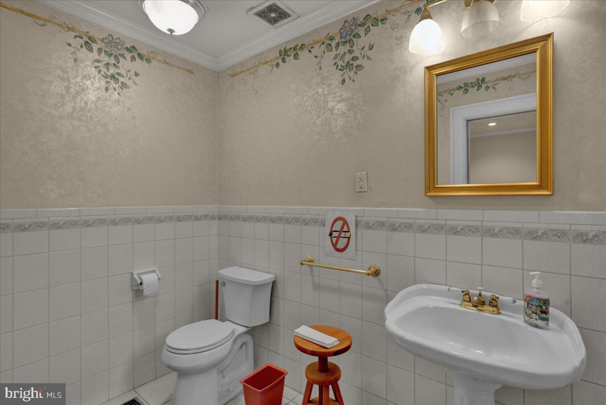 36 S 4th St Property Photo 10