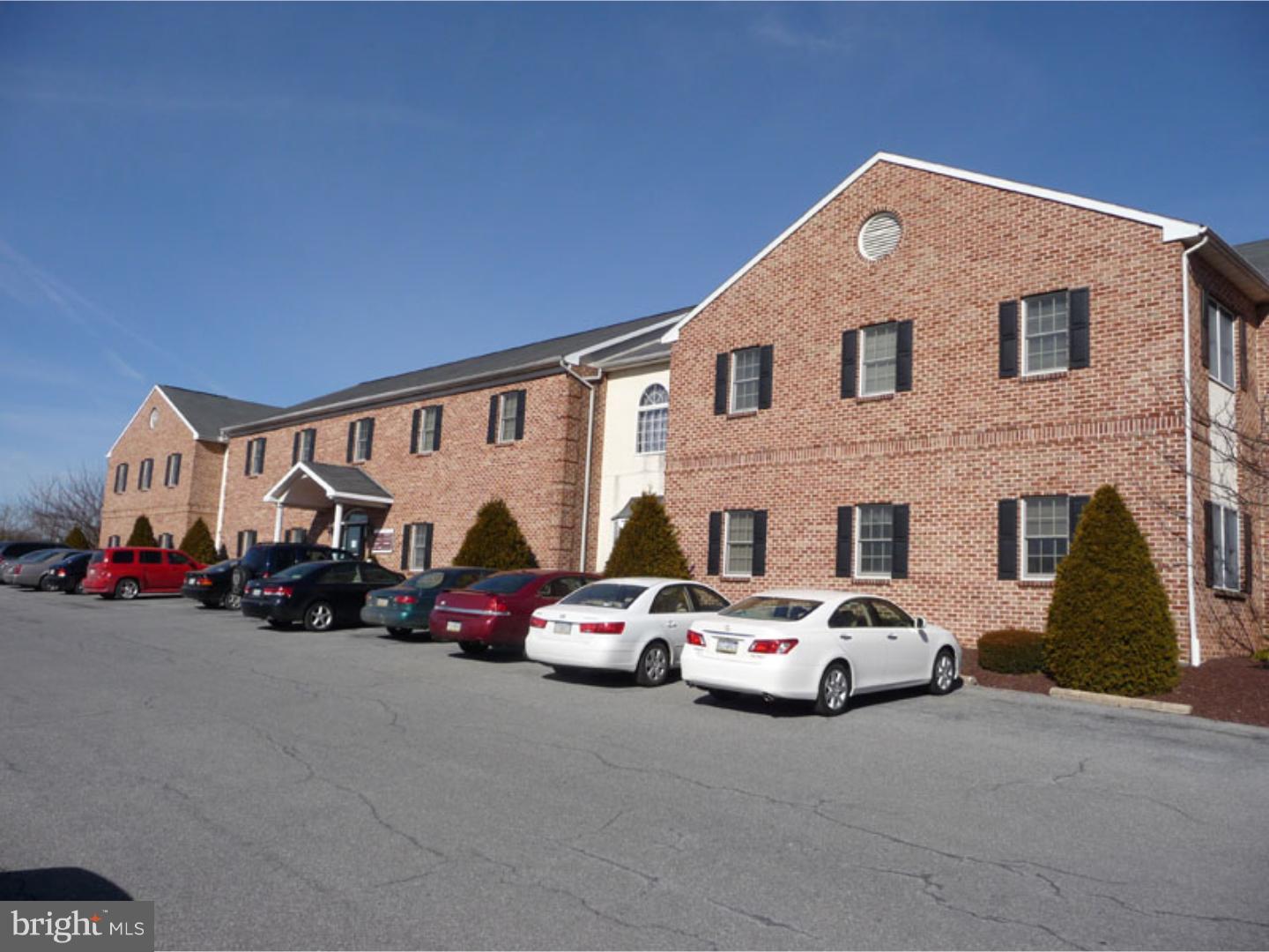 5 Hearthstone Ct #104 Property Photo 3