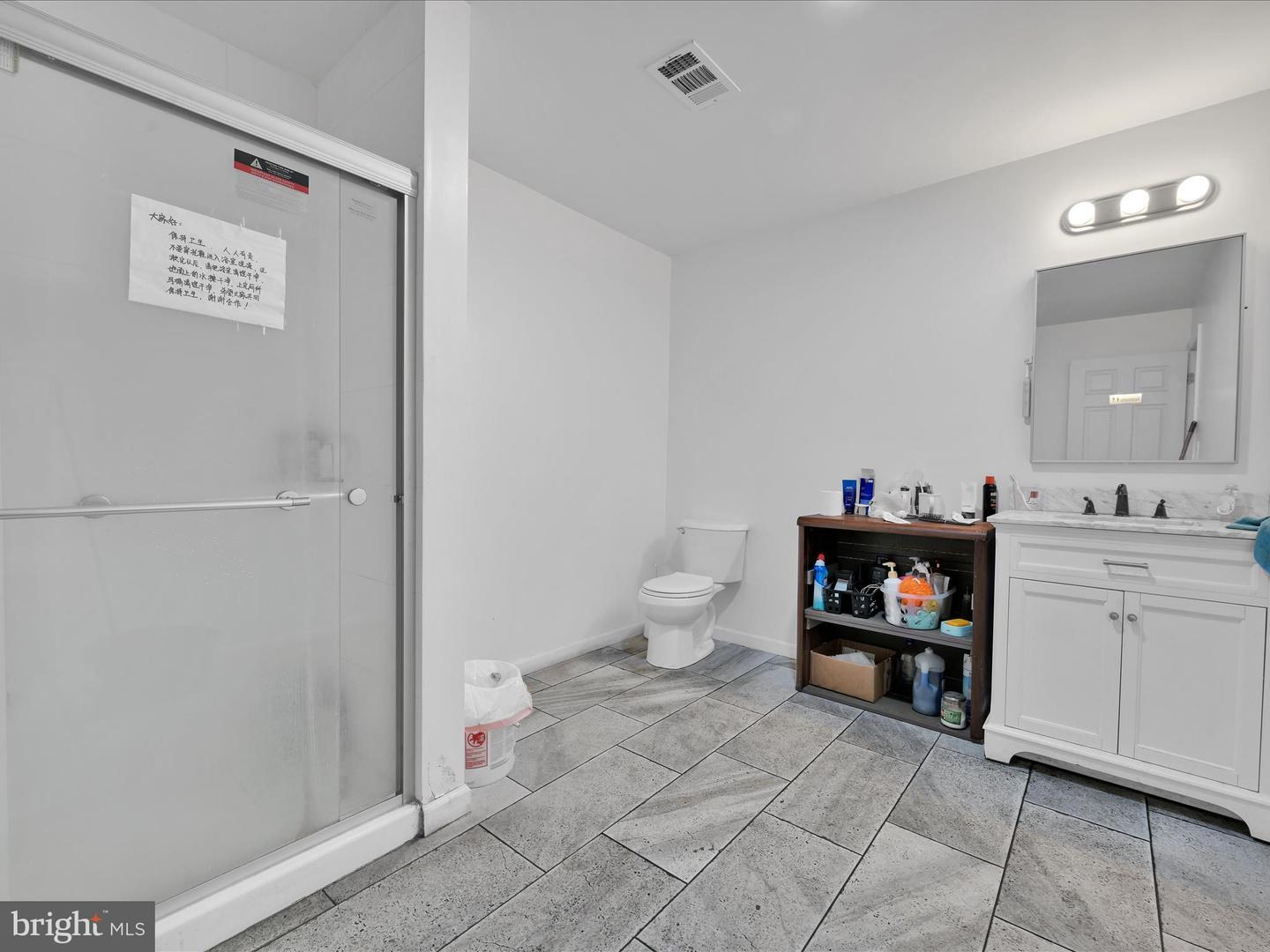 280 Grand St Property Photo 26