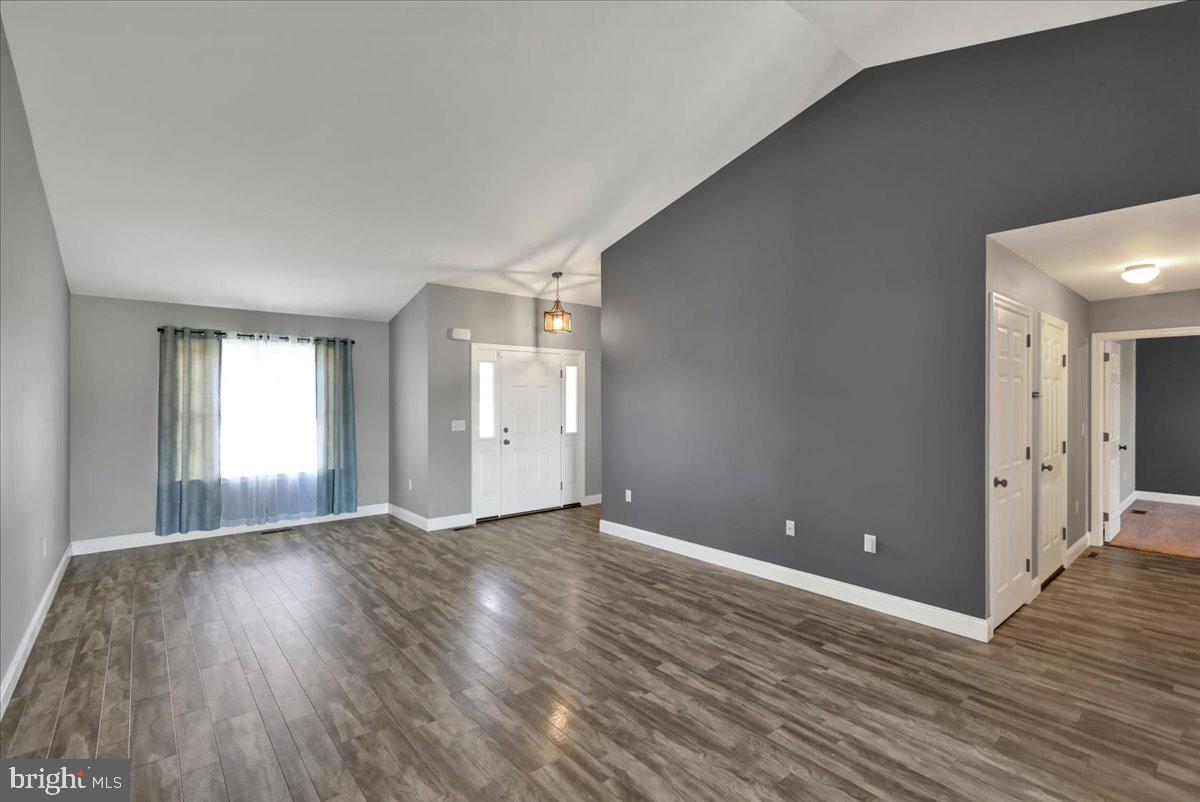 11 Clover Dr Property Photo 3