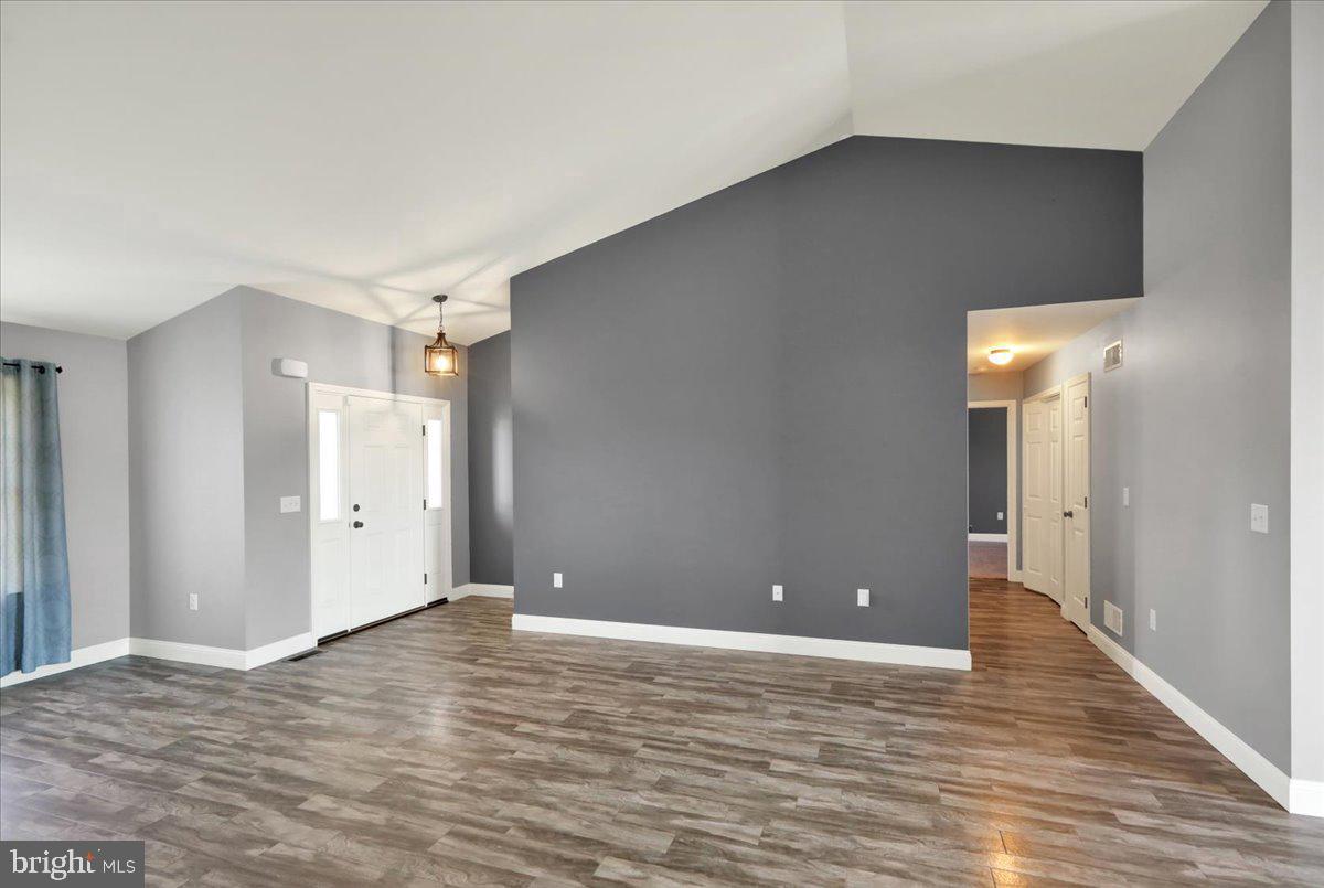 11 Clover Dr Property Photo 4