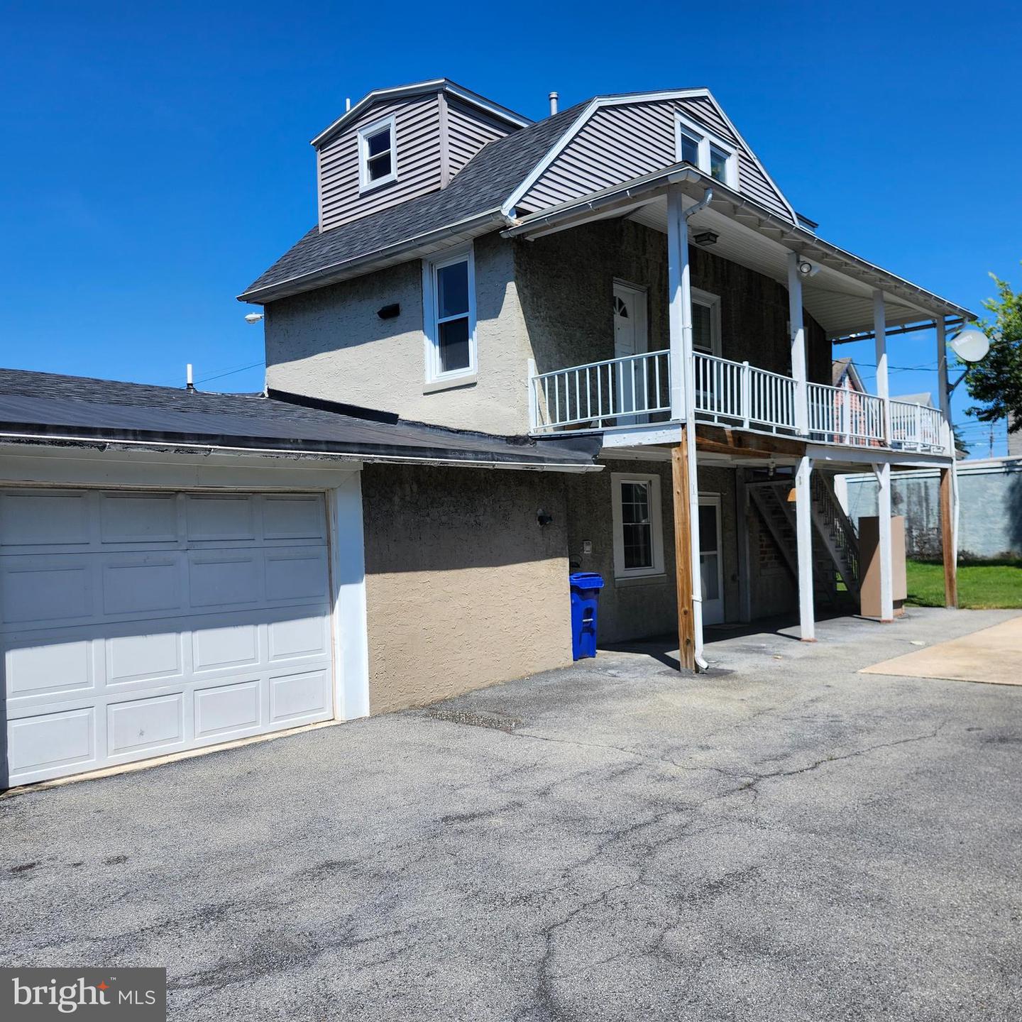 808 Belmont Ave Property Photo 1