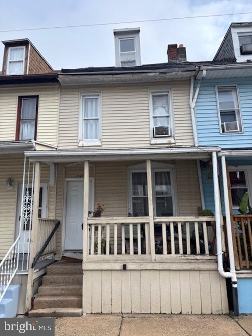 1347 Mulberry St Property Photo 1
