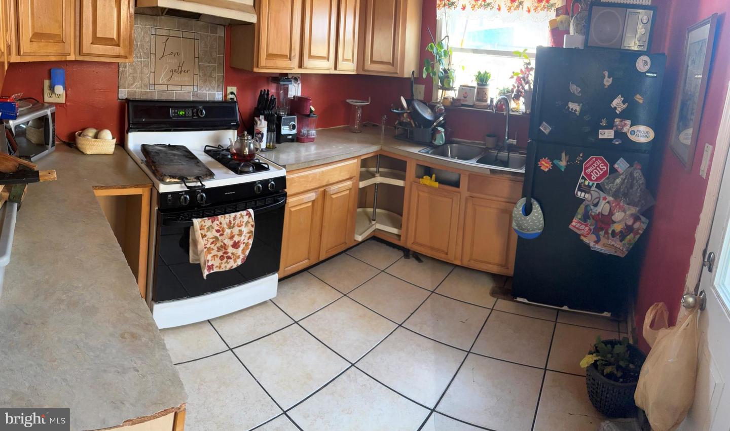 1347 Mulberry St Property Photo 2