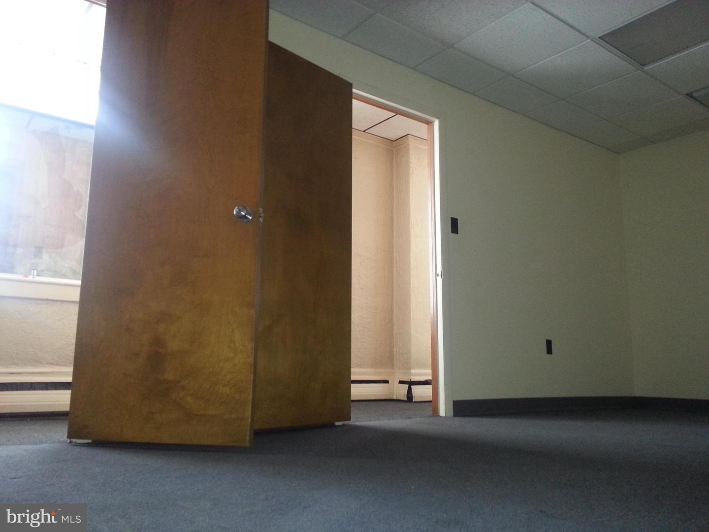 722 Spring St Property Photo 34