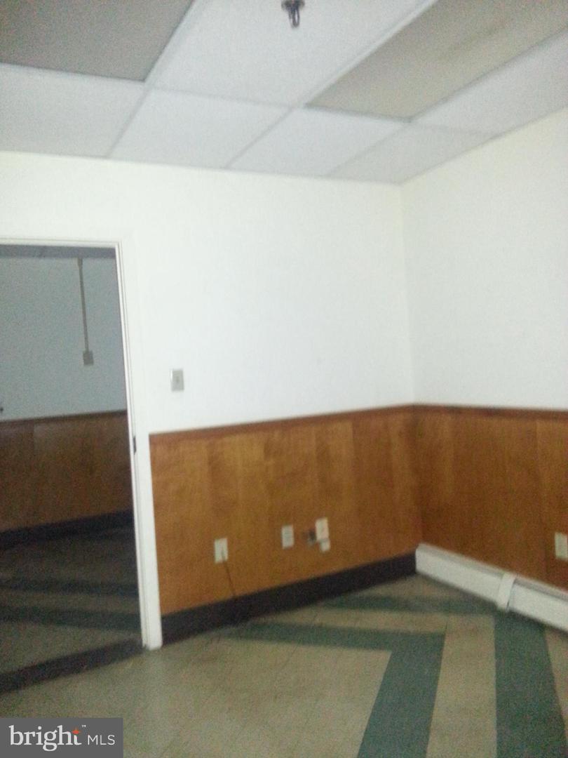 722 Spring St Property Photo 36