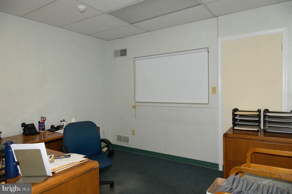 40 N Kenhorst Blvd Property Photo 11