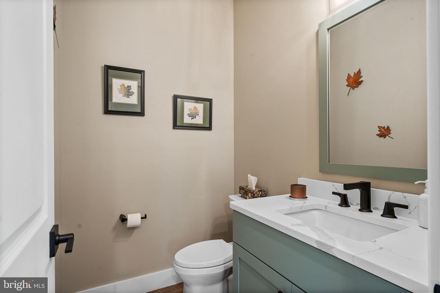 233 European Dr Property Photo 18
