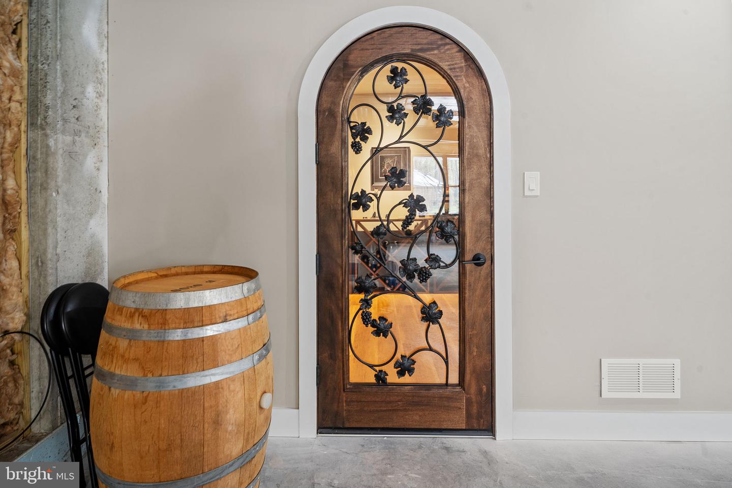 233 European Dr Property Photo 50